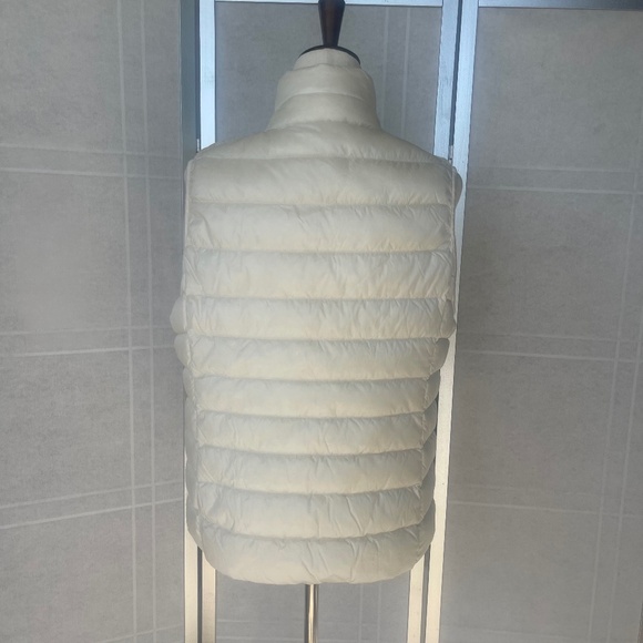 Uniqlo White Ultra Light Down Vest sz XL - Picture 4 of 6